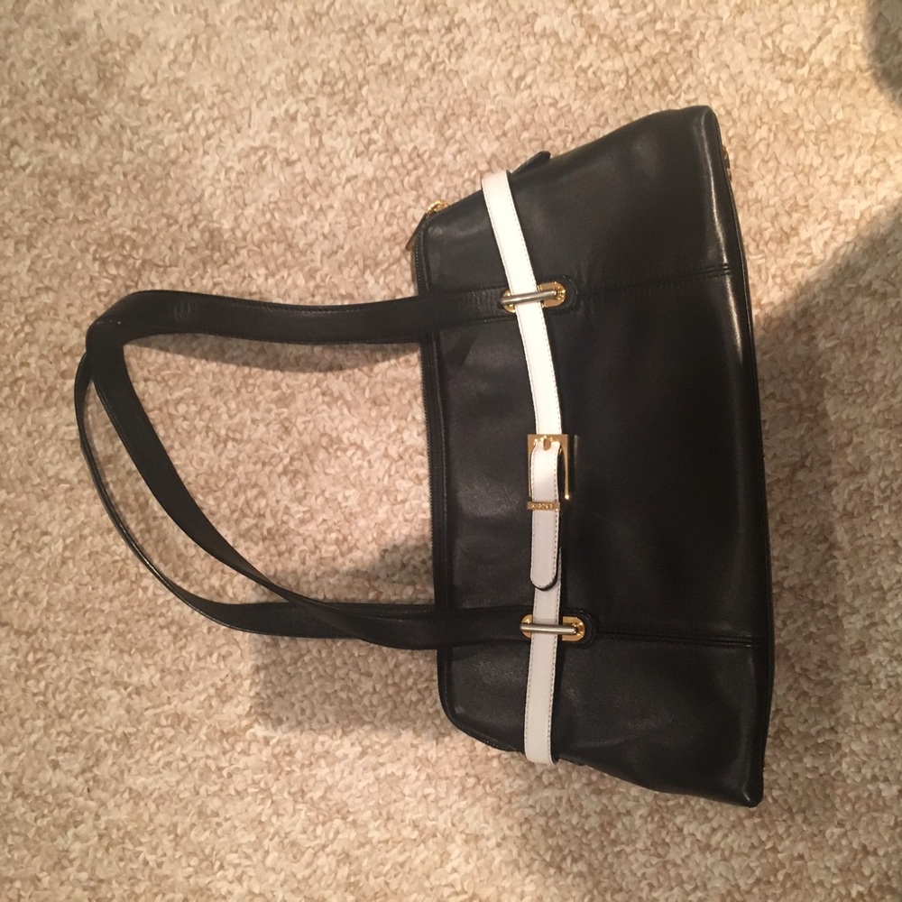 St. John Shoulder Bag black
